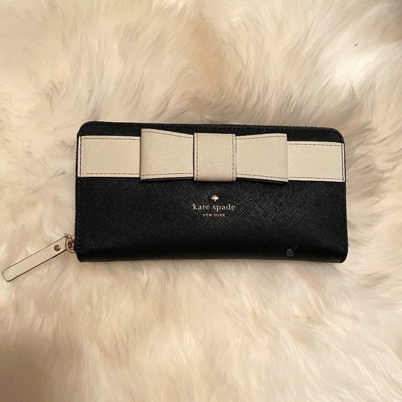 Kate Spade Zip-Around Wallet - Picture 1 of 6